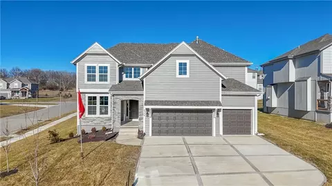 2758 W Park St, Olathe, KS 66061