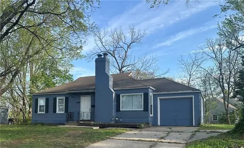 5046 Glen Side Ct, Kansas City, MO 64129