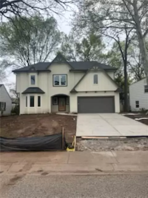 4113 W 67th St, Prairie Village, KS 66208