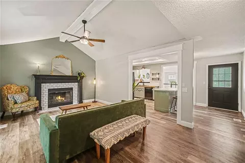 18004 E 31st Dr, Independence, MO 64057