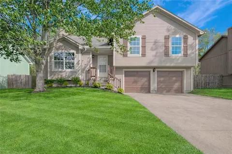 2521 NW Richard St, Blue Springs, MO 64015