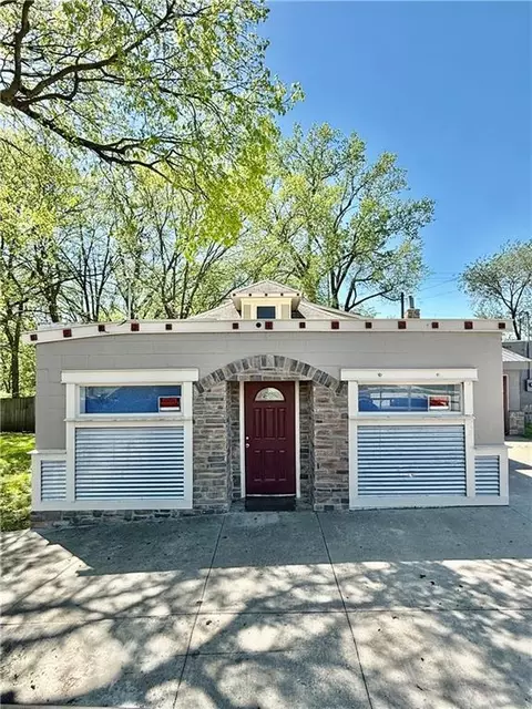 1239 W South St, Independence, MO 64050