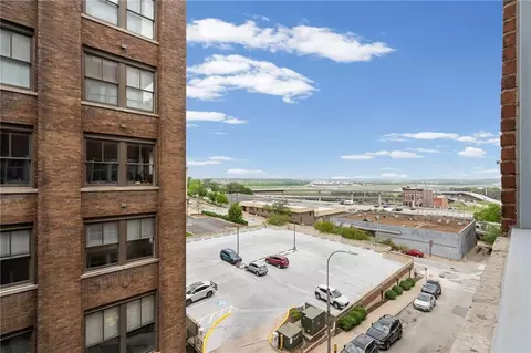 712 Broadway Blvd #401, Kansas City, MO 64105