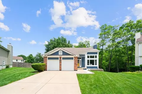 511 SE Franklin Ct, Blue Springs, MO 64014