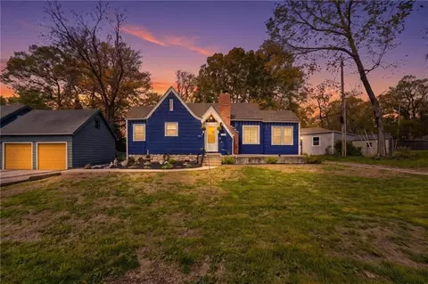 2710 Windsor Ave, Independence, MO 64052