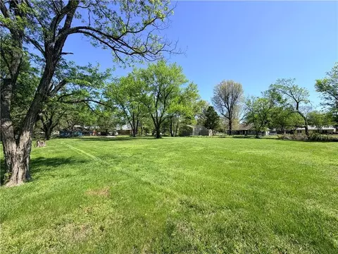 203 W Elizabeth St, Holden, MO 64040