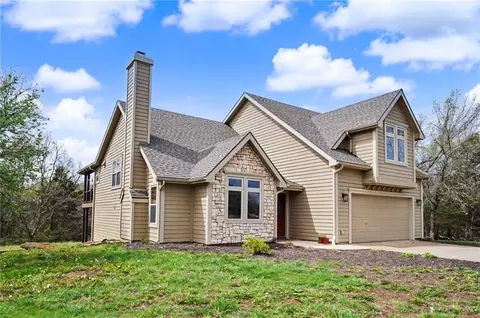 Exterior - 881 N 1928 Rd, Lecompton, KS 66050 photo 3 of 14