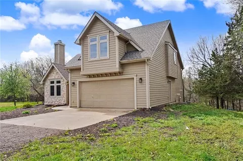Exterior - 881 N 1928 Rd, Lecompton, KS 66050 photo 4 of 14