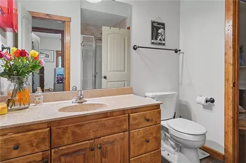 Bath - 881 N 1928 Rd, Lecompton, KS 66050 photo 6 of 7