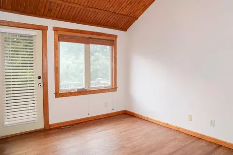 Bedroom - 881 N 1928 Rd, Lecompton, KS 66050 photo 4 of 10