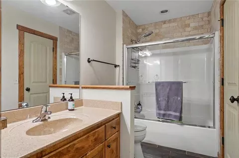 Bath - 881 N 1928 Rd, Lecompton, KS 66050 photo 1 of 7