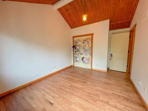 Bedroom - 881 N 1928 Rd, Lecompton, KS 66050 photo 5 of 10