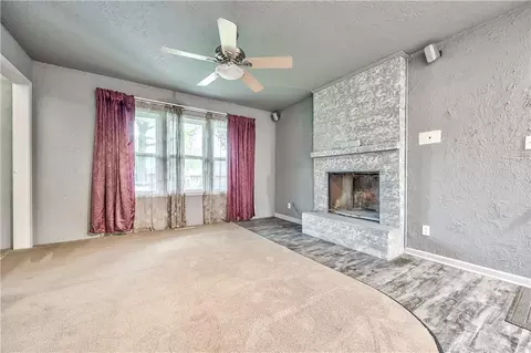 Living - 808 N Apache Dr, Independence, MO 64056 photo 4 of 7