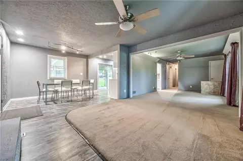 Living - 808 N Apache Dr, Independence, MO 64056 photo 6 of 7