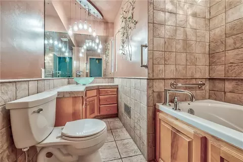Bath - 808 N Apache Dr, Independence, MO 64056 photo 1 of 2