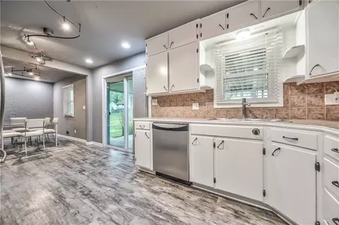 Kitchen - 808 N Apache Dr, Independence, MO 64056 photo 3 of 6
