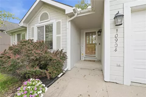 10904 N Marsh Ave, Kansas City, MO 64157