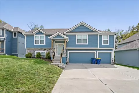 433 Lilly Ln, Liberty, MO 64068
