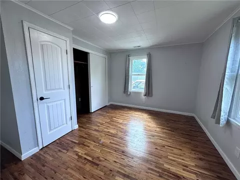 Bedroom - 13547 Old Marvin Rd, Versailles, MO 65084 photo 2 of 4