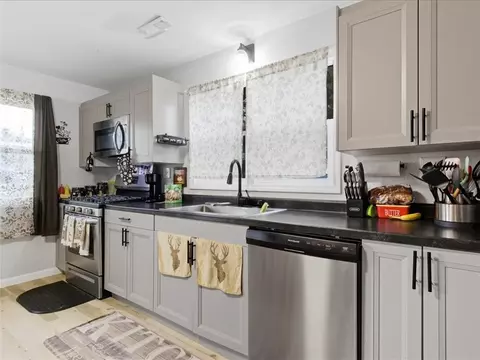 Kitchen - 13547 Old Marvin Rd, Versailles, MO 65084 photo 2 of 7