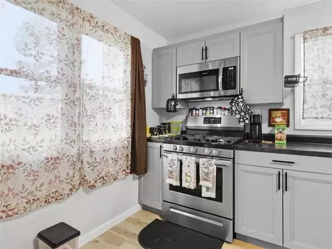 Kitchen - 13547 Old Marvin Rd, Versailles, MO 65084 photo 3 of 7
