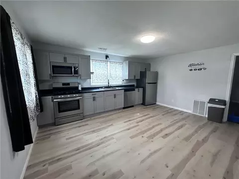 Kitchen - 13547 Old Marvin Rd, Versailles, MO 65084 photo 5 of 7