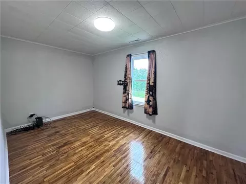 Bedroom - 13547 Old Marvin Rd, Versailles, MO 65084 photo 3 of 4
