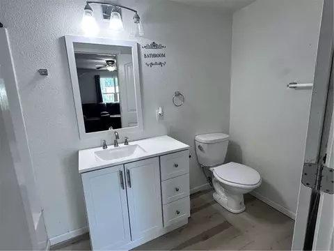 Bath - 13547 Old Marvin Rd, Versailles, MO 65084 photo 2 of 2