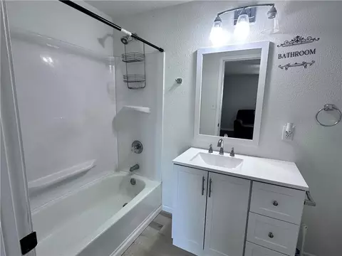 Bath - 13547 Old Marvin Rd, Versailles, MO 65084 photo 1 of 2
