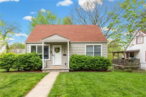 618 Dixie St, Liberty, MO 64068