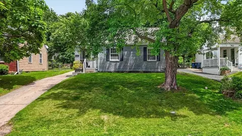 8119 Madison Ave, Kansas City, MO 64114