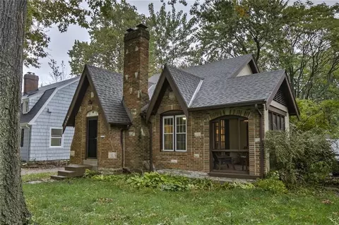 7639 Holmes Rd, Kansas City, MO 64131