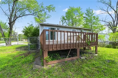 8701 E 96th Ter, Kansas City, MO 64134