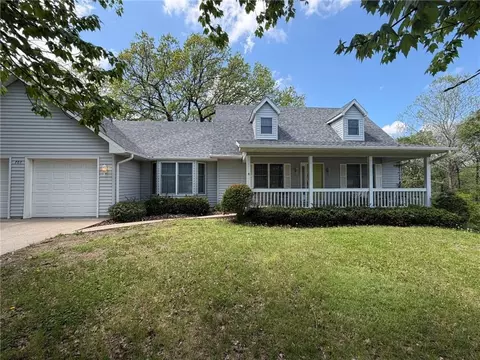 707 Angus Ln, Knob Noster, MO 65336