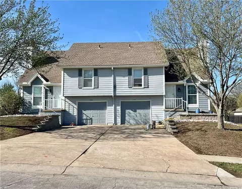 1108 SE And 1110 Se 8th St, Lees Summit, MO 64063