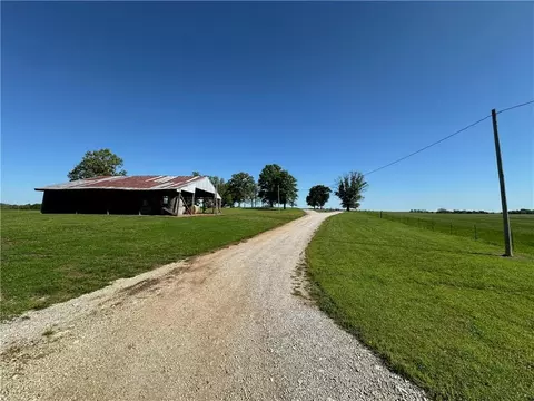 376 NW 90th Rd, Sheldon, MO 64784 photo 11