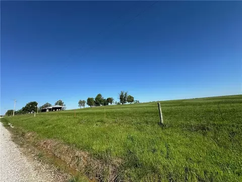 376 NW 90th Rd, Sheldon, MO 64784 photo 10