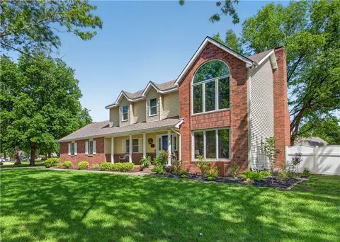 Exterior - 1301 Bitner Dr, Pittsburg, KS 66762 photo 2 of 10