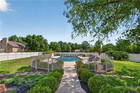Exterior - 1301 Bitner Dr, Pittsburg, KS 66762 photo 5 of 10