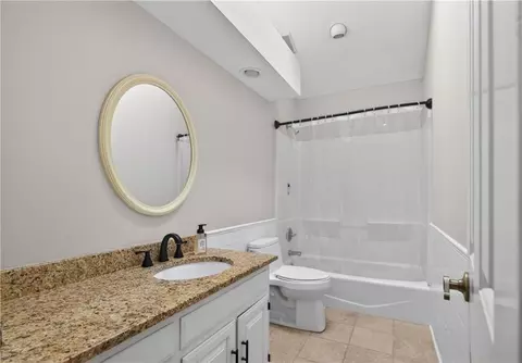 Bath - 1301 Bitner Dr, Pittsburg, KS 66762 photo 5 of 6