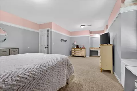 Bedroom - 1301 Bitner Dr, Pittsburg, KS 66762 photo 6 of 9
