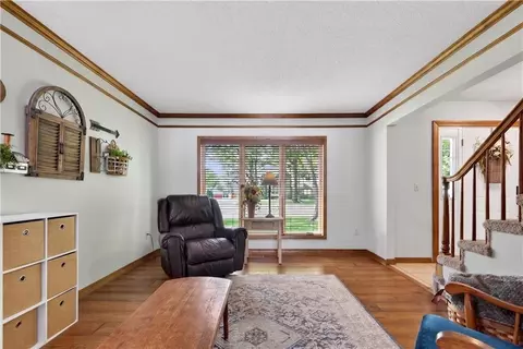 Living - 1301 Bitner Dr, Pittsburg, KS 66762 photo 2 of 4