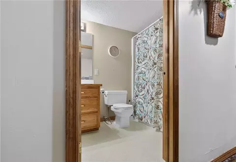 Bath - 1301 Bitner Dr, Pittsburg, KS 66762 photo 6 of 6