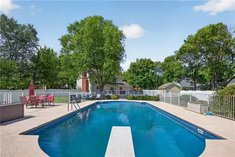 Exterior - 1301 Bitner Dr, Pittsburg, KS 66762 photo 7 of 10