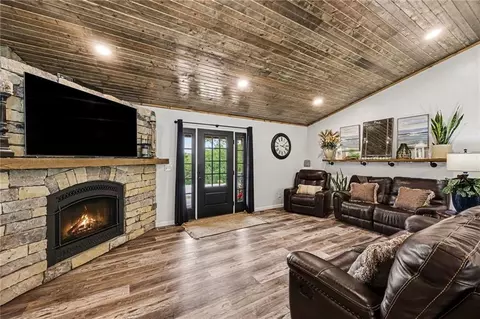Living - 16 S Lakeview Rd, Mapleton, KS 66754 photo 1 of 4