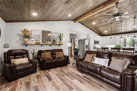 Living - 16 S Lakeview Rd, Mapleton, KS 66754 photo 3 of 4