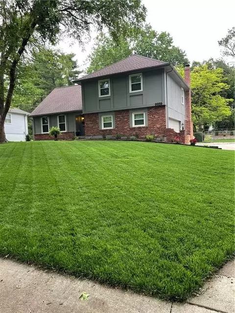 9959 Ballentine St, Overland Park, KS 66214