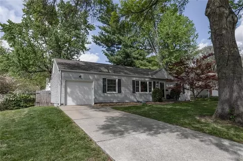 4600 W 54th Ter, Roeland Park, KS 66205