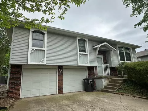 17207 E 6th Terrace Ct, Independence, MO 64056