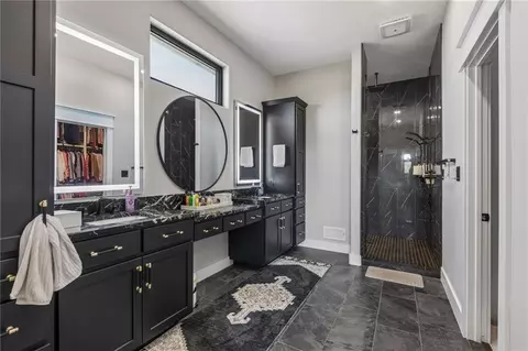 Bath - 5123 NW 47th Ter, Riverside, MO 64150 photo 1 of 8